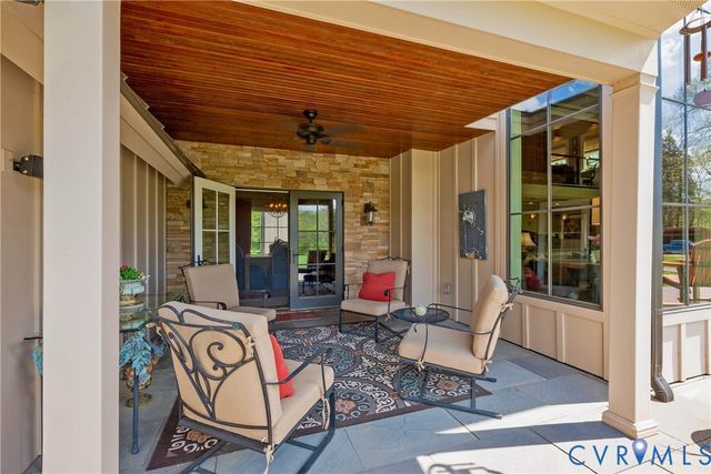 794 River Rd W, Manakin Sabot, VA 23103