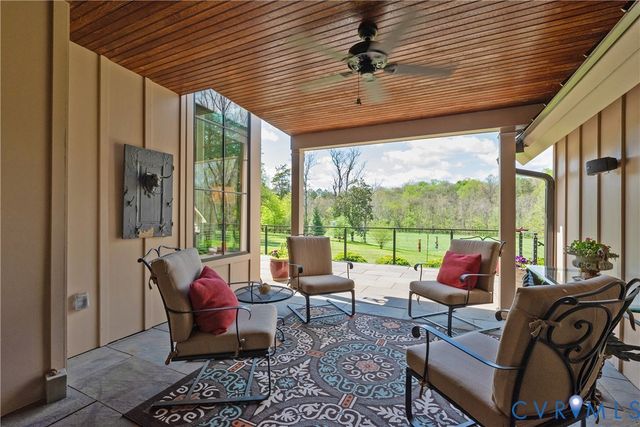 794 River Rd W, Manakin Sabot, VA 23103