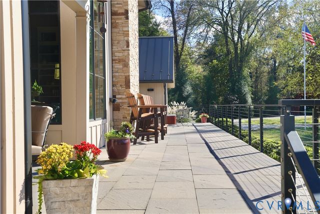 794 River Rd W, Manakin Sabot, VA 23103