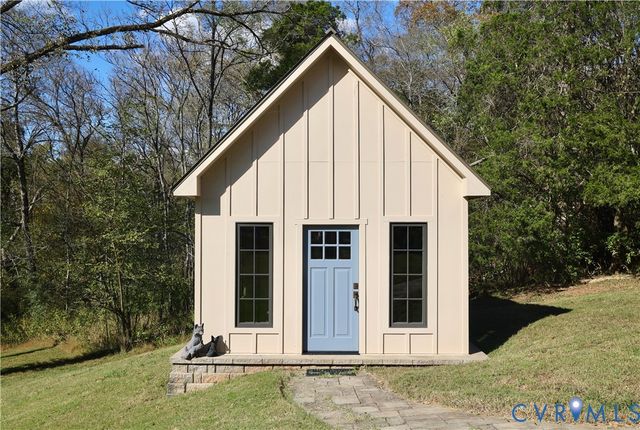 794 River Rd W, Manakin Sabot, VA 23103