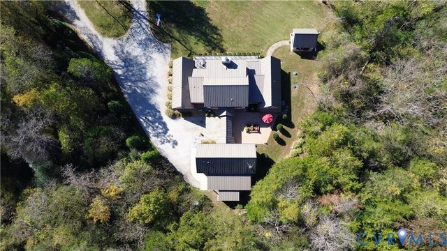 794 River Rd W, Manakin Sabot, VA 23103