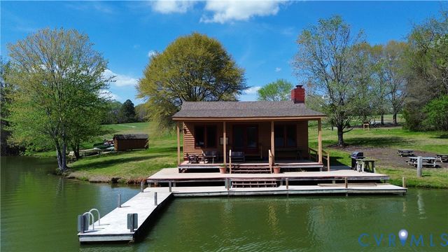 794 River Rd W, Manakin Sabot, VA 23103