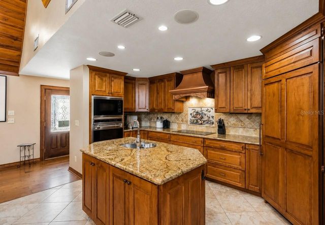 1944 LEVINE LANE, Clearwater, FL 33760