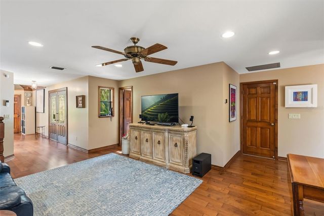 1944 LEVINE LANE, Clearwater, FL 33760