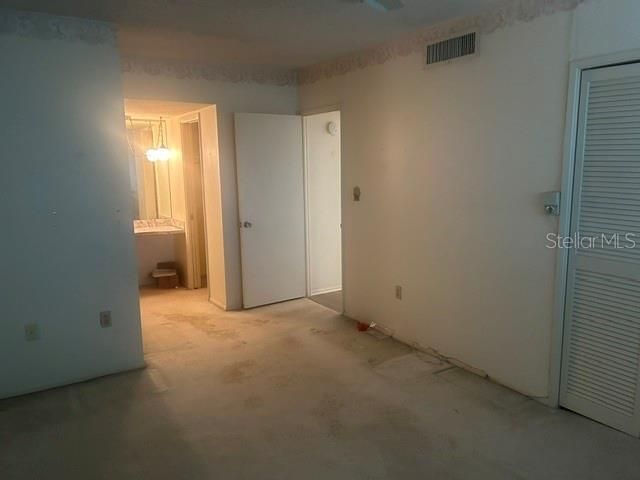 7461 W COUNTRY CLUB DRIVE N 402, Sarasota, FL 34243