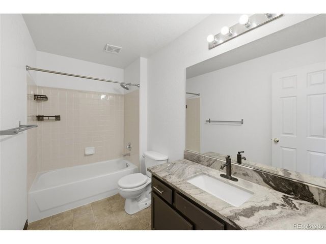 2498 S Scranton Way, Aurora, CO 80014