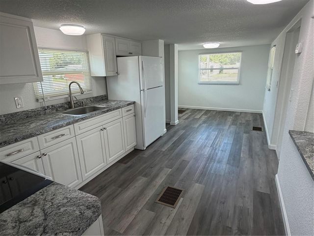 206 RAVENNA STREET N, Nokomis, FL 34275
