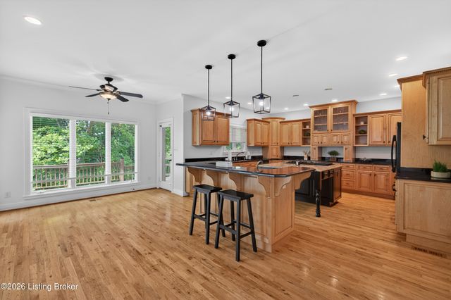 12307 Ridgeview Dr, Goshen, KY 40026