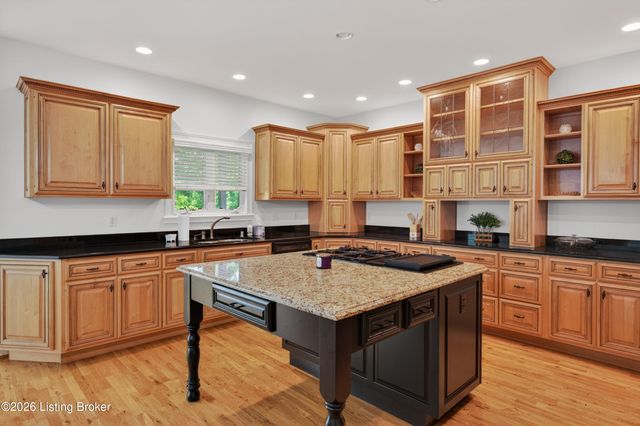 12307 Ridgeview Dr, Goshen, KY 40026