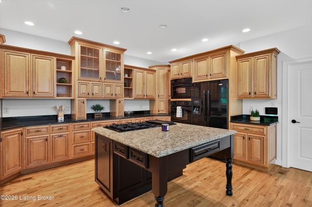 12307 Ridgeview Dr, Goshen, KY 40026