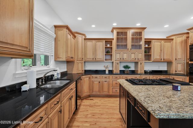 12307 Ridgeview Dr, Goshen, KY 40026
