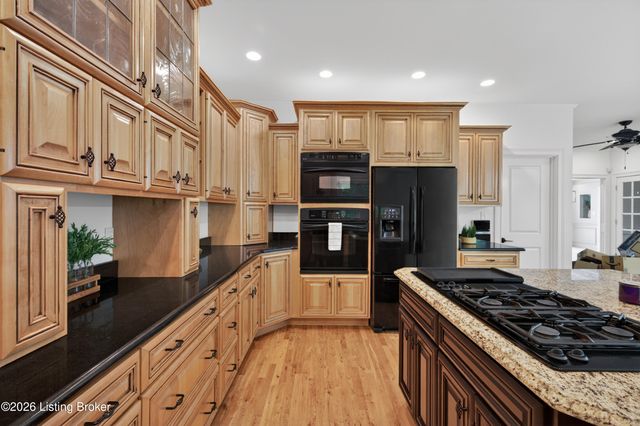 12307 Ridgeview Dr, Goshen, KY 40026