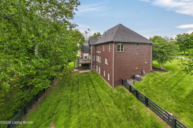 12307 Ridgeview Dr, Goshen, KY 40026