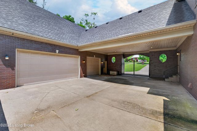 12307 Ridgeview Dr, Goshen, KY 40026