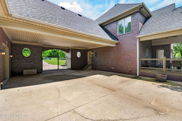 12307 Ridgeview Dr, Goshen, KY 40026