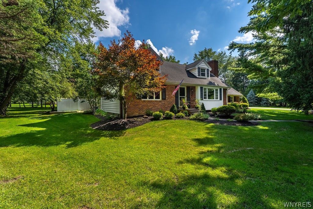 5293 Ashwood Court, Clarence, NY 14031