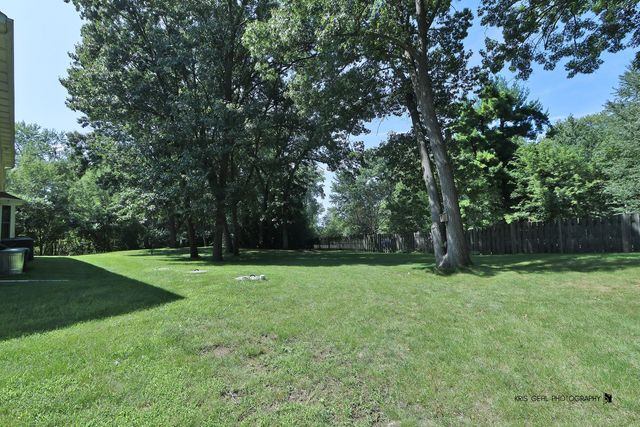 39226 N Rangers Way, Antioch, IL 60002