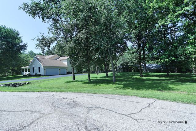 39226 N Rangers Way, Antioch, IL 60002