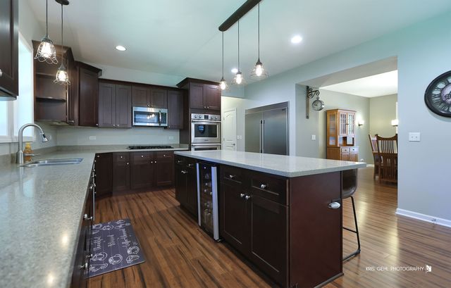 39226 N Rangers Way, Antioch, IL 60002