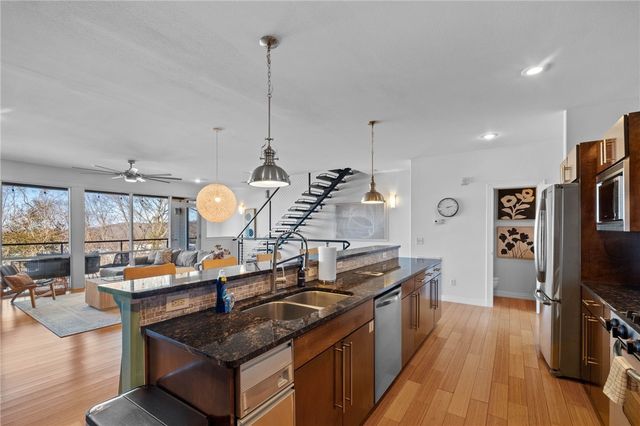 275 Noble Lane, Fayetteville, AR 72703