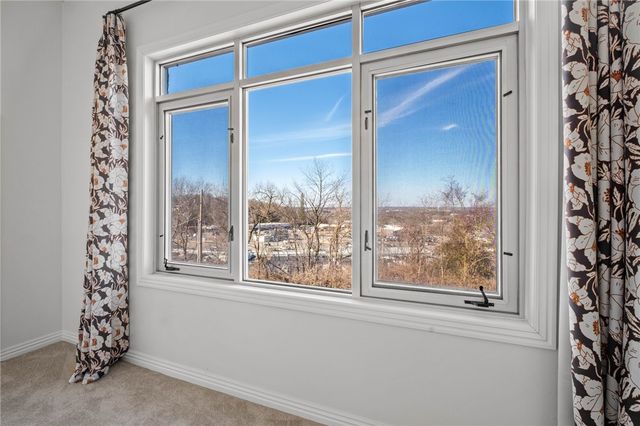 275 Noble Lane, Fayetteville, AR 72703