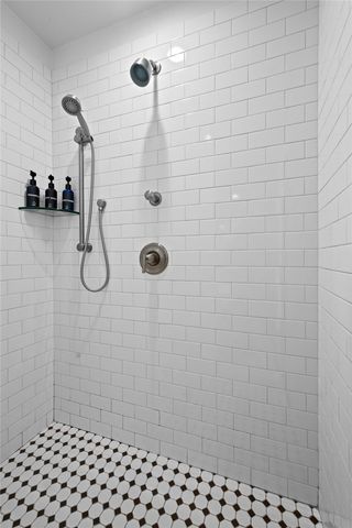 275 Noble Lane, Fayetteville, AR 72703