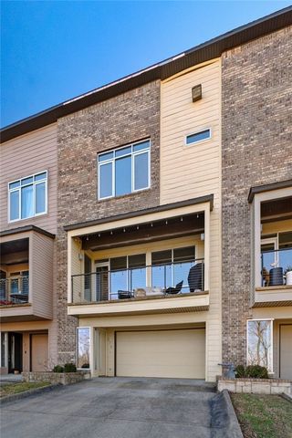 275 Noble Lane, Fayetteville, AR 72703