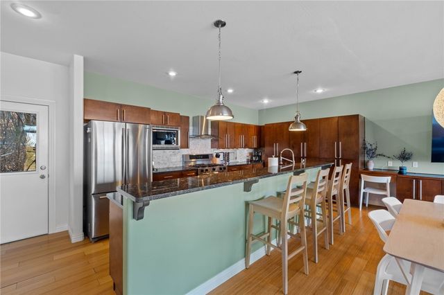 275 Noble Lane, Fayetteville, AR 72703