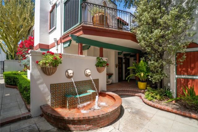 815 Roswell Avenue, Long Beach, CA 90804