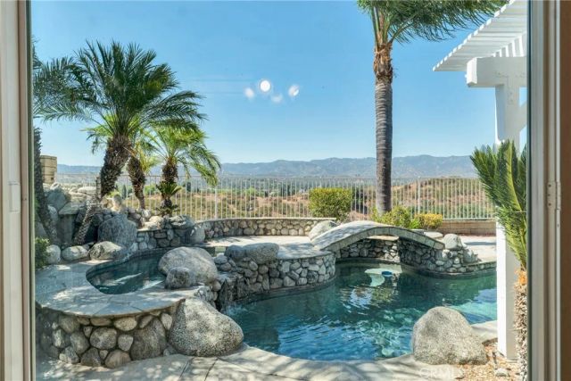 22244 Circle J Ranch Road, Saugus, CA 91350
