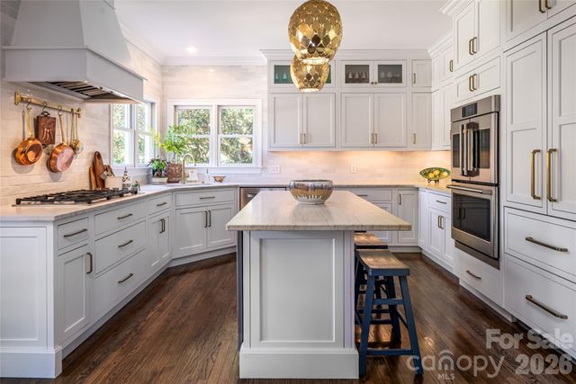 38 Pine Acre Boulevard, Asheville, NC 28804
