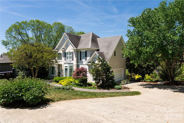 38 Pine Acre Boulevard, Asheville, NC 28804