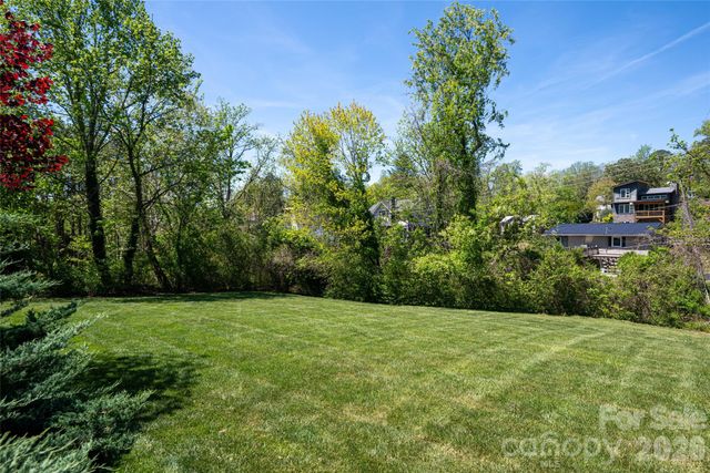 38 Pine Acre Boulevard, Asheville, NC 28804