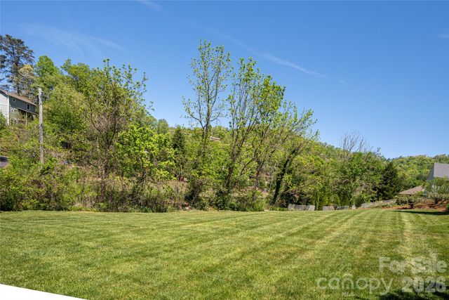 38 Pine Acre Boulevard, Asheville, NC 28804