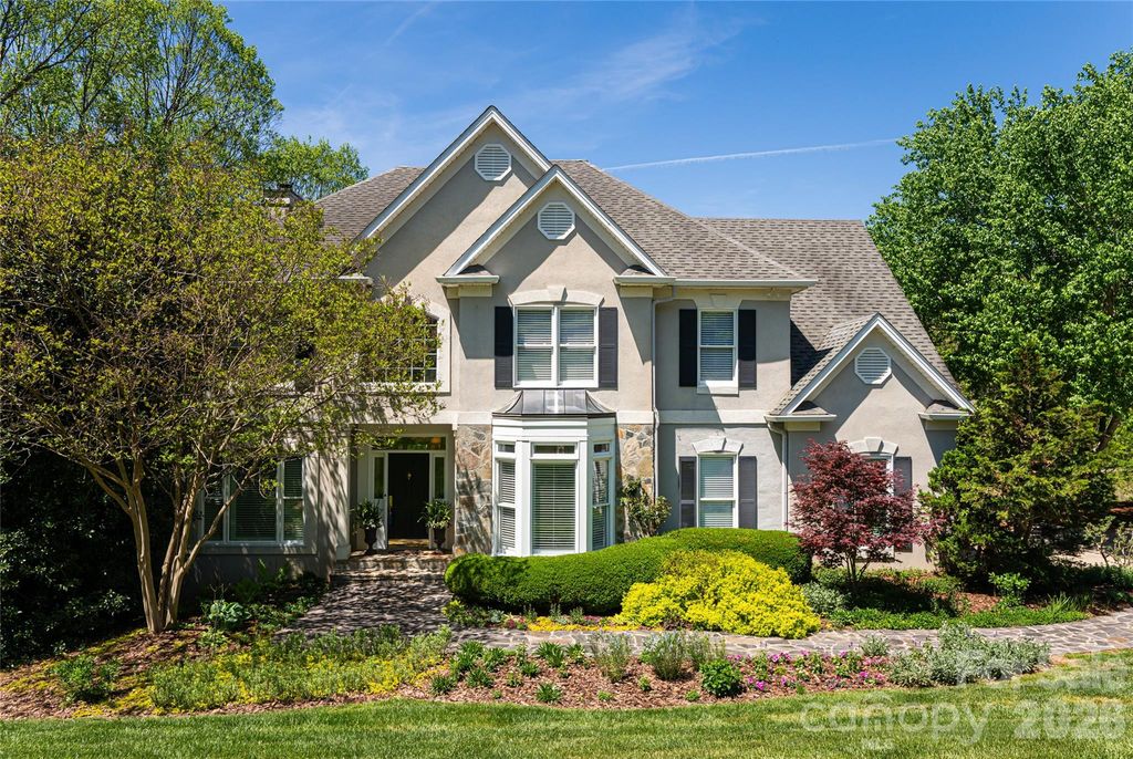 38 Pine Acre Boulevard, Asheville, NC 28804