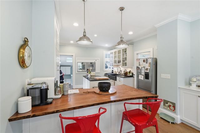 52 Berkeley Avenue, Newport, RI 02840
