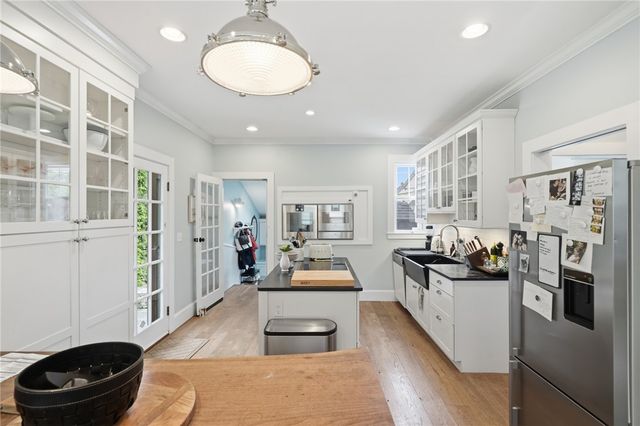 52 Berkeley Avenue, Newport, RI 02840