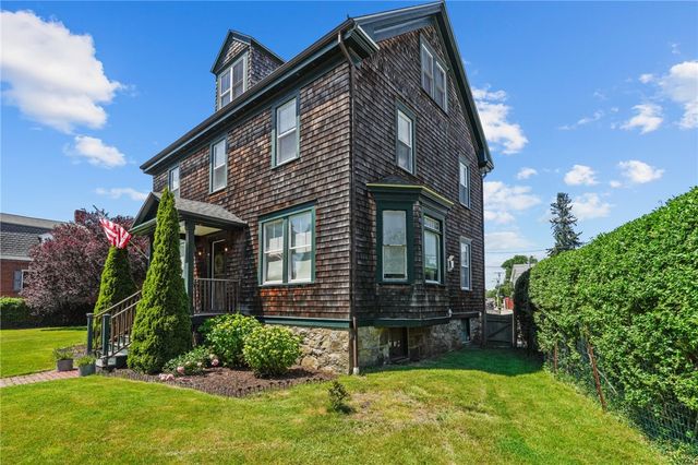 52 Berkeley Avenue, Newport, RI 02840