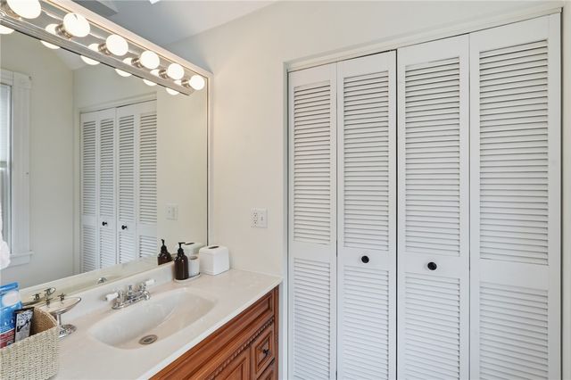 52 Berkeley Avenue, Newport, RI 02840