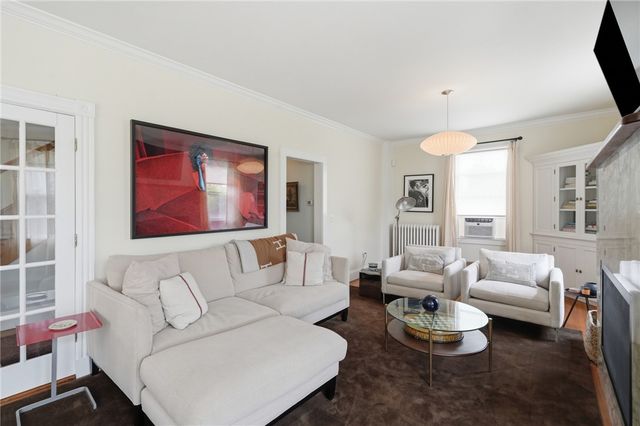 52 Berkeley Avenue, Newport, RI 02840