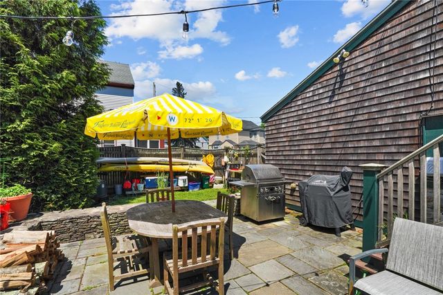 52 Berkeley Avenue, Newport, RI 02840