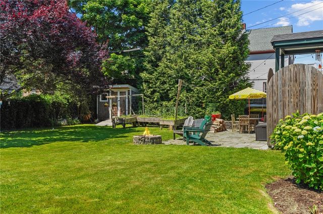 52 Berkeley Avenue, Newport, RI 02840