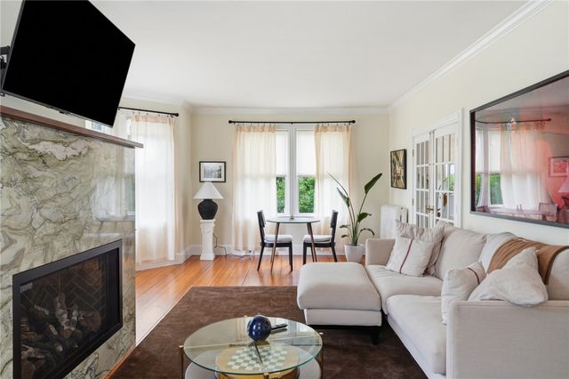 52 Berkeley Avenue, Newport, RI 02840