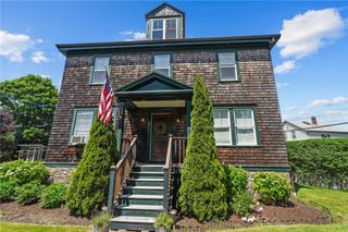 52 Berkeley Avenue, Newport, RI 02840