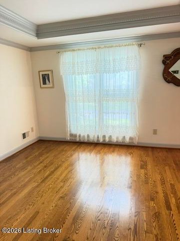 703 Foxgate Rd, Louisville, KY 40223