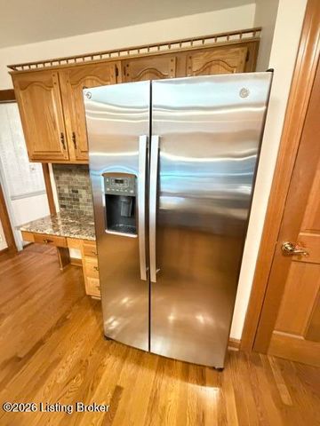 703 Foxgate Rd, Louisville, KY 40223