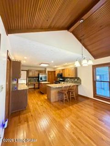 703 Foxgate Rd, Louisville, KY 40223