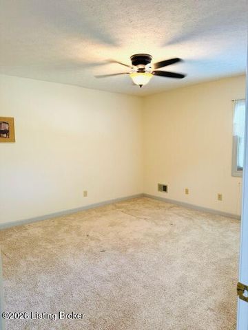 703 Foxgate Rd, Louisville, KY 40223