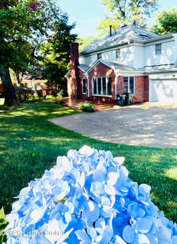 703 Foxgate Rd, Louisville, KY 40223