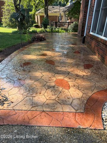 703 Foxgate Rd, Louisville, KY 40223